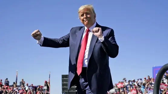 trumpdancing1.jpg